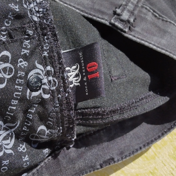 Rock & Republic faded black skinny jeans, size 10 - Picture 2 of 5